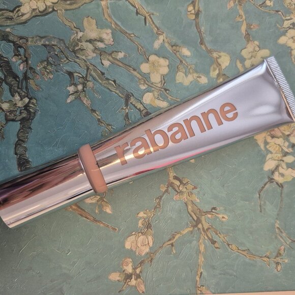 Rabanne Fresh Touch 24H Radiant Foundation - 20C - Picture 2 of 3